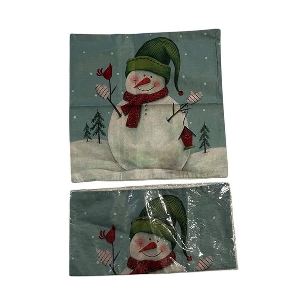 New in Bag Set of 2 Snowman Holiday Pillow Covers - Picture 1 of 3